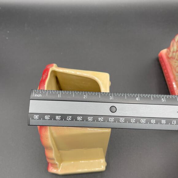 Vintage Shawnee Pottery Mantle Clock USA 530 Set of Two Hanging Wall Planters - Picture 14 of 14